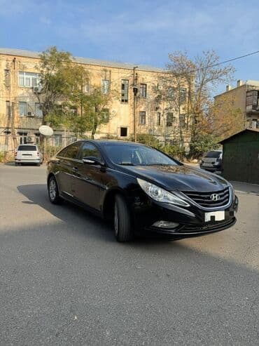 ravon 2: Hyundai Sonata: 2 l | 2010 il Sedan — 4