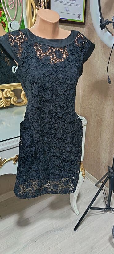 купить вечернее платье в баку: Qırmızı don - Rəng: parlaq qırmızı - Dizayn: dördkünc dekolte, ön — 10