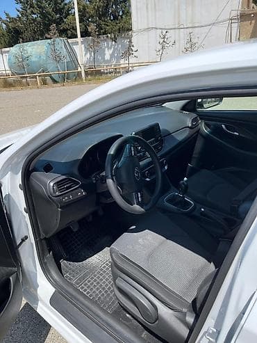 Hyundai: Hyundai i30: 1.6 л | 2018 г. Хэтчбэк — 5