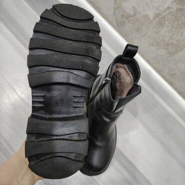 botlar: Ölçü: 36, rəng - Qara, İşlənmiş — 3