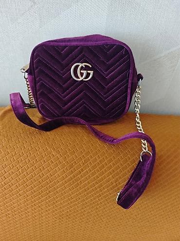 hesir sumka: Biri 8 manat. 3 sumkadan başqa, qalanlarının her biri 8 manat — 2