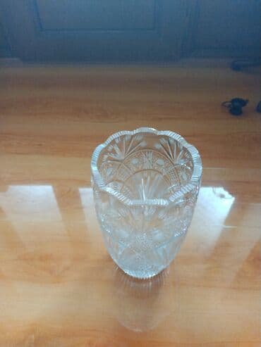 Bir vaza, Xrustal — 2