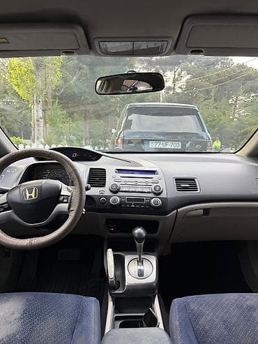 hunday h 1: Honda Civic: 1.3 l | 2007 il Sedan — 4