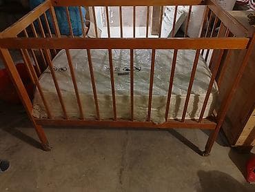 Oğlan və qız üçün, Dördbucaq, Beşik, Dəstsiz, Matras ilə, Yellənmə mexanizmsiz