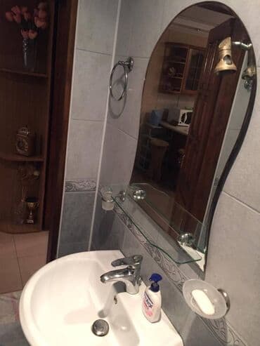 union park 7 mikrorayon kiraye evler: Bayilda 10 mertebeli binanın 7-ci mərtəbəsində yerləşən ümumi sahəsi — 15