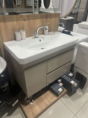 мойка шкаф для кухни: Ağ rəngli keramika Çanaq və iki geniş siyirməli ağ qapalı şkafı olan — 7