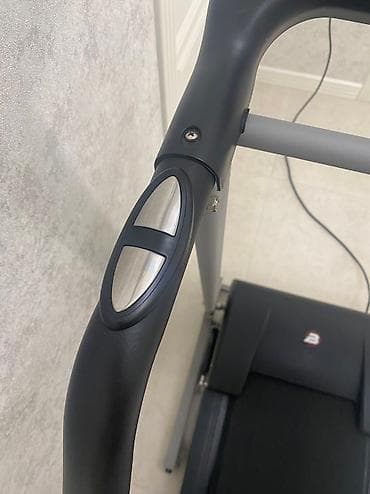 Alman firması olan Brümer şirkətinə məxsus, ideal formada qaçış — 4