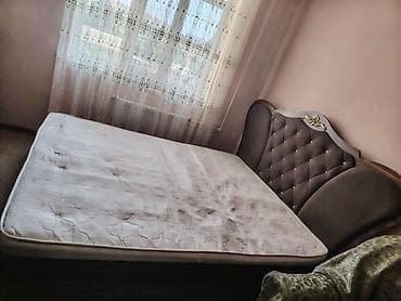 Yataq otağı mebel dəsti Tərkibi: - Çarpayı: yumşaq başlıqla — 2