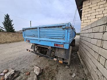qoşqu lapet: Mavi rəngli yük qoşqusu (yarımqoşqu) - Korpus: metal, üç tərəfi — 2
