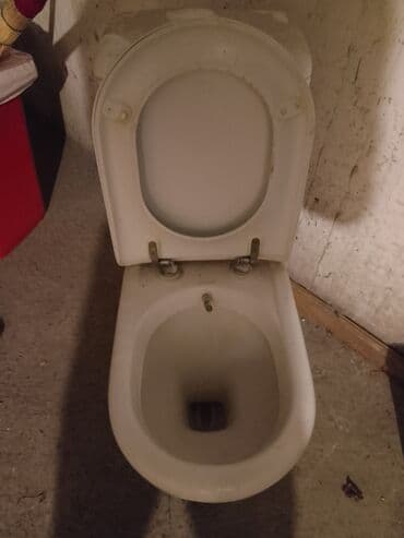 Mətbəx çanaqları: Ağ rəngli unitaz. Bu unitazın oturacağı və qapağı var. Su çəni ayrıca — 1