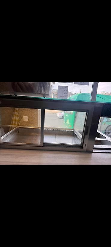 Промышленные морозильники: Vitrin soyuducu ideal vəziyyətdə sağ tərəfi isti yeməklər üçün — 3