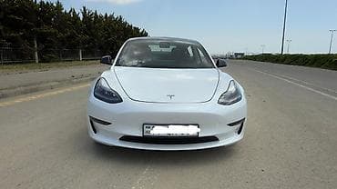 Tesla Model 3: 0.1 l | 2022 il 62000 km Sedan