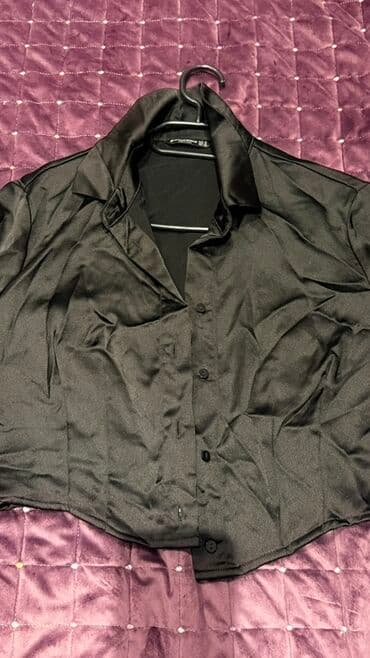 varatnikli koynekler: Qara satən köynək (qadın) - Parlaq satən/parıltılı toxuma, yumşaq və — 1