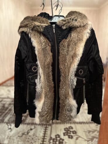 Kurtka tülku mexidi moskivada almisam50azn satiram S razmerdi