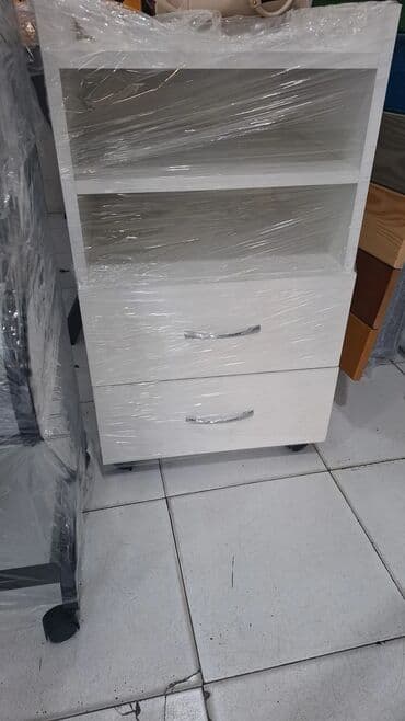 шкаф железный офисный: Ağ rəngdə, iki hissədən ibarət bu şkaf ofislər üçün nəzərdə tutulub — 3