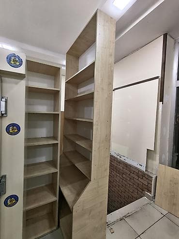 dekor ref: Mağaza üçün iki bölməli vitrin/stend raf sistemi - Material: ağac — 3