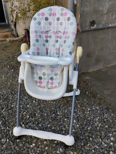 mekteb cantalari qiz ucun: Uşaq yemək stulu - Rəng: ağ/gri çərçivə, çəhrayı-boz nöqtəli parça — 13