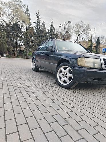 lider disk type 1 per page 40: Mercedes-Benz 190 (W201) sedan - Kuzov: 4 qapı, qara rəng, klassik — 4