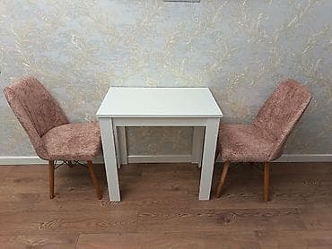 Mətbəx masası, Açılmayan, Kvadrat masa