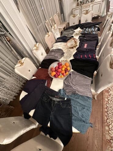 Kişi geyimləri dəsti – müxtəlif ölçü və üslublar Az istifade edilmish