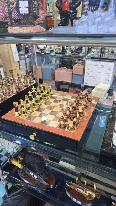 bayan aləti: Sahmatlar.muxtelif.
 yenidir.qiymetler ferqlıdir — 13