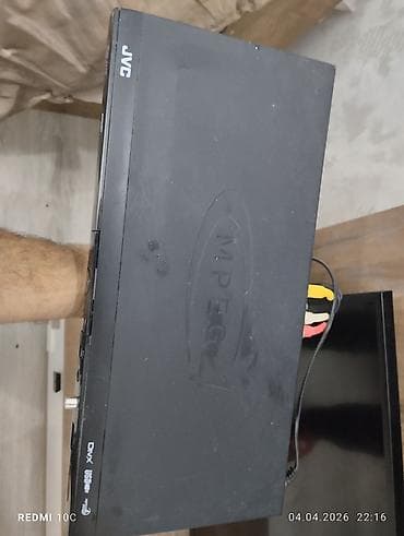 tv asılqanı: JVC — 3