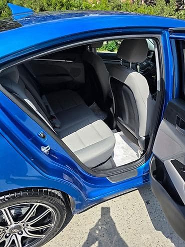 aqua disk: Hyundai Elantra: 2 l | 2017 il Sedan — 10