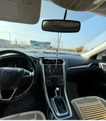 mersedes c 230: Ford Fusion: 1.5 l | 2016 il 255 km — 4