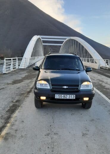 qaz 66 satışı: Chevrolet Niva: 1.7 l | 2005 il 183000 km Ofrouder/SUV — 1