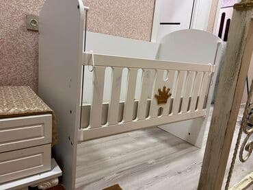 мебель в детскую комнату: Для девочки, Б/у, Колыбель, Комод — 3