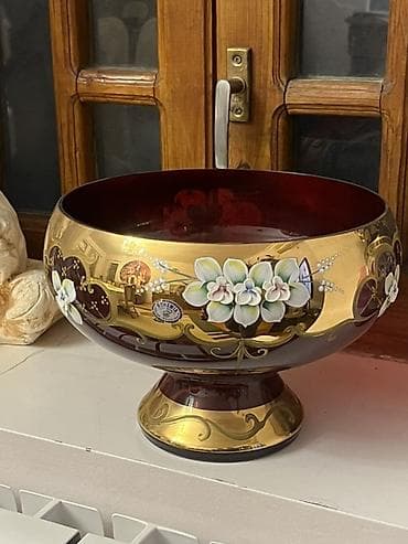 Bohemia dekorativ şirniyyat/ meyvə qabı – qırmızı şüşə, qızılı