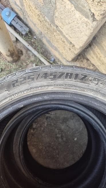 qazel teker: 225/45 ZR17 94W ölçülü. 3 eded tekerdi 1 i desildi deye deyisdim — 2