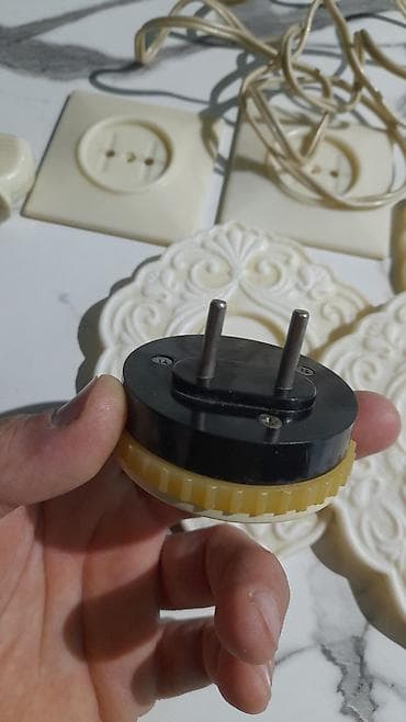 elektron metre: Məhsul: Sovet istehsalı elektrik aksesuarlarının kolleksiya dəsti — 6