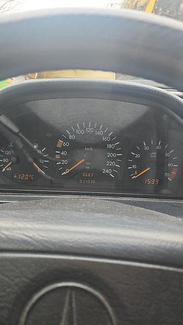 bmw e 39: Mercedes-Benz C-Class C180 sedan - Kuzov: sedan, yaşıl rəng - Model — 5