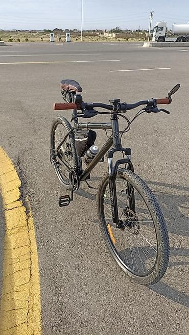 İdman velosipedləri: Dağ tipli velosiped – Forward markası Xüsusiyyətlər: - Yüngül və — 4