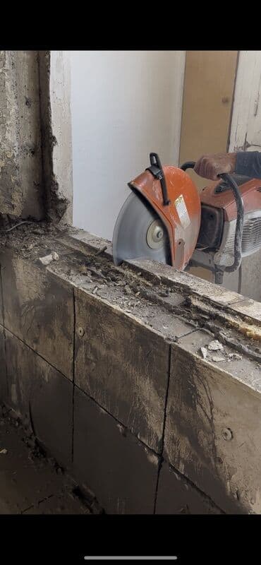 ремонт межкомнатных дверей: Beton deşmə və kəsmə xidməti - Armaturlu beton, daş və kərpicdə dəqiq — 1