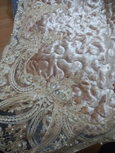 ev əşyaları ikinci el: Yataq üçün İşlənmiş Qaşlı rəng - Bej Yataq örtüyü, Pulsuz çatdırılma — 2