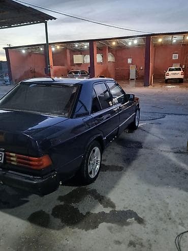 mercedes 170 b: Mercedes-Benz 190 (W201) sedan - Kuzov: 4 qapılı sedan, tünd mavi — 6