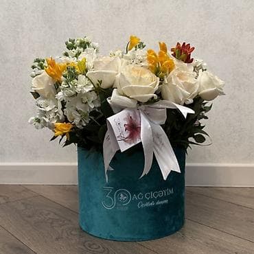 arxideya gulu: Təcili gül dəstəsi satılır!!! Qiymət 100, bu gün alınıb 270 manata — 1