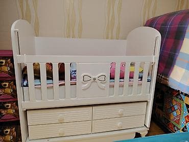 Qız üçün, Yeni, Dördbucaq, Beşik, Matras ilə, Yellənmə mexanizm ilə — 2