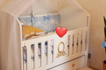 Oğlan və qız üçün, İşlənmiş, Dördbucaq, Beşik, Dəst ilə, Matras ilə, Yellənmə mexanizmsiz lalafo.az -da Oğlan və qız üçün, İşlənmiş, Dördbucaq, Beşik, Dəst ilə, Matras ilə, Yellənmə mexanizmsiz