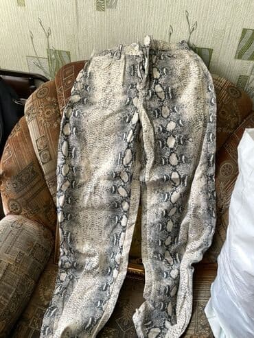 donlar ucuz: Qadın geyim dəsti – 4 ədəd 1) Qara sweatshirt - Önü və arxası sadə — 4