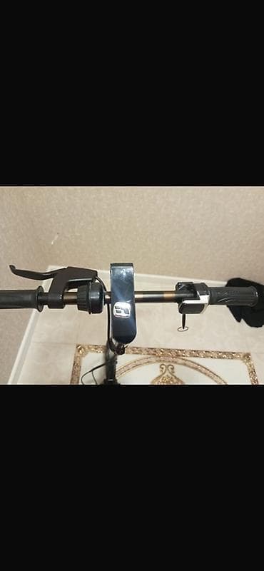 mi scooter: Elektrikli skuter – qara rəng, yığcam və praktik şəhər daxili sürüşlər — 2