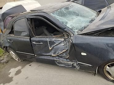 niva karobka: Mercedes-Benz W210, 2.4 l, Benzin, 2001 il — 3