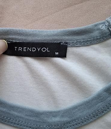 ağ futbolka: Trendyol qısaqol qadın T‑şərfi - Model: Raglan üslublu, kontrast qol — 3