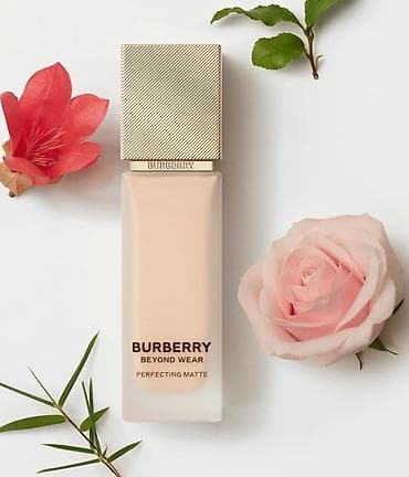 Burberry Beyond Wear Perfecting Matte – mat təsirli maye tonal krem