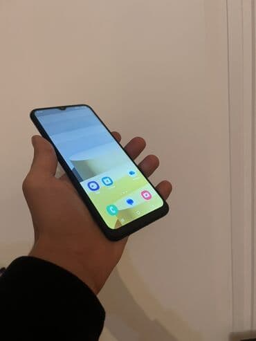 Apple iPhone: Salam. Telefon tam ideal seviyededir. 32 GB yaddaşı var. Telefon resmi — 7