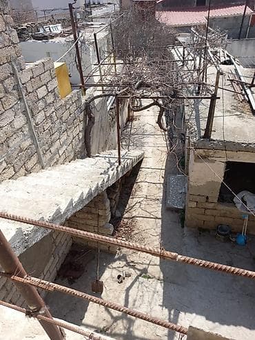 mesdagada heyet evleri: 2 mərtəbəli həyət evi hər mərtəbədə sanitar qovsaq mətbəxdə var orta — 7