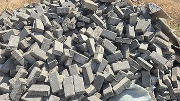 Beton bloklar: Məhsul: Beton səki daşı (paver) Təsvir: - Material: Yüksək sıxlıqlı — 1