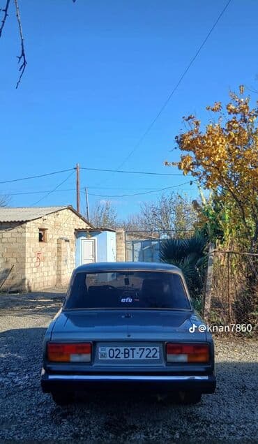 VAZ 2107 sedan - Kuzov: klassik sedan, tünd boz rəng - Ön və arxa